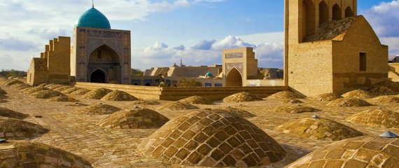 Auf den Spuren der Karawanen: vom alten Chiwa zum goldenen Tal
